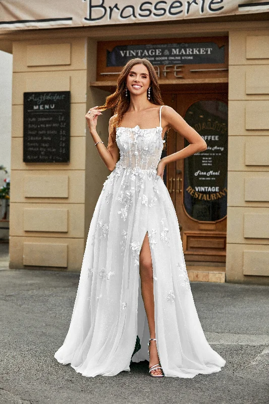 "Seasonal Sale: Save Big on Women's Dresses for Every Occasion"White A-Line Tulle Wedding Dress with Appliques