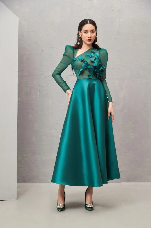 Stretch - fabric midi dress for a flexible and body - hugging fitAdelaide Fit and Flare Long Sleeved Taffeta Midi Dress Stretch - fabric midi dress for a flexible and body - hugging fitAdelaide Fit and Flare Long Sleeved Taffeta Midi Dress