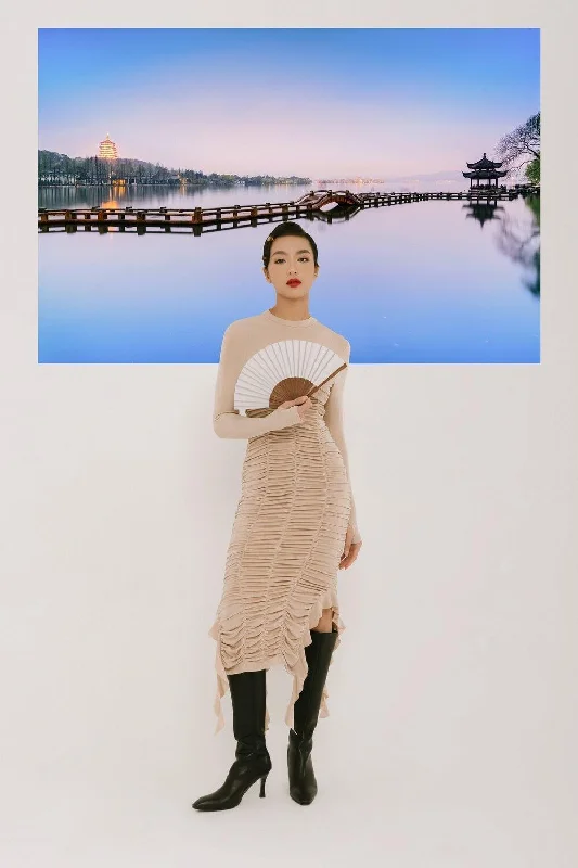 Scoop neck midi dress for a casual and comfortable styleCataleya Bodycon Gathered Knit Midi Dress Scoop neck midi dress for a casual and comfortable styleCataleya Bodycon Gathered Knit Midi Dress