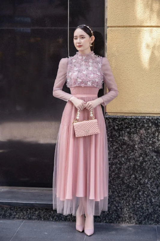 Square neck midi dress for a vintage - inspired charmDumont Pleated Cuff Sleeved Mesh Midi Dress Square neck midi dress for a vintage - inspired charmDumont Pleated Cuff Sleeved Mesh Midi Dress