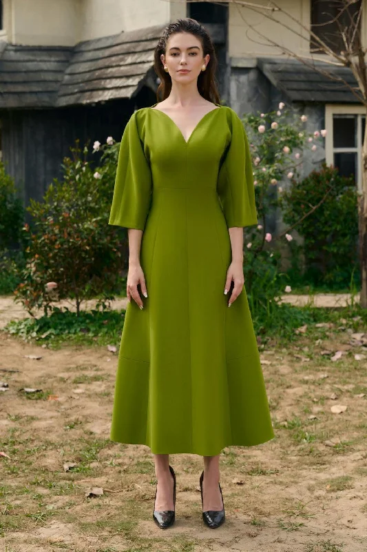 70s - inspired bohemian midi dress with a free - spirited lookElfleda A-line Wide Sleeved Crepe Midi Dress 70s - inspired bohemian midi dress with a free - spirited lookElfleda A-line Wide Sleeved Crepe Midi Dress