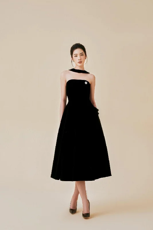 Bishop - sleeve midi dress for a vintage - inspired and elegant styleHera Fit and Flare Round Neck Velvet Midi Dress Bishop - sleeve midi dress for a vintage - inspired and elegant styleHera Fit and Flare Round Neck Velvet Midi Dress