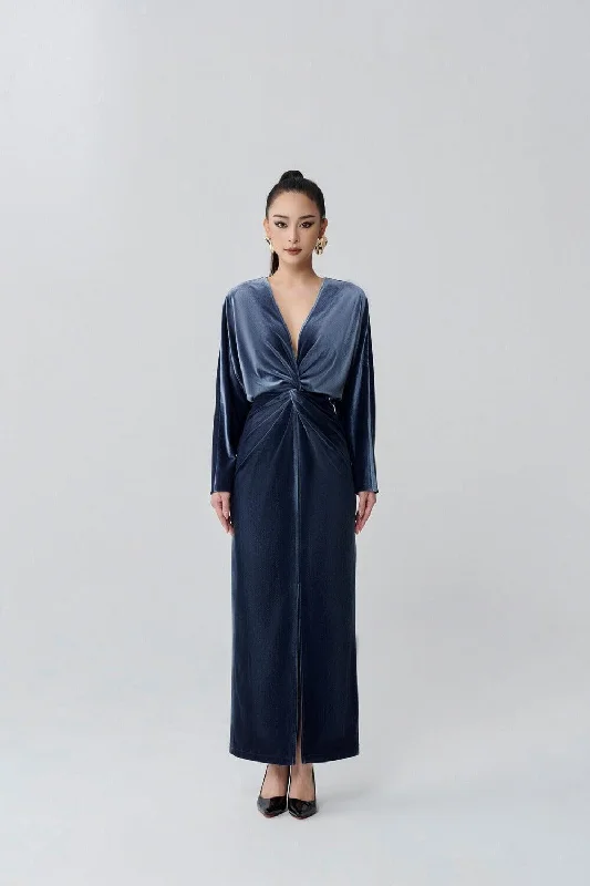 Button - front midi dress in a traditional and classic styleIvy Sarong V-Neck Velvet Midi Dress Button - front midi dress in a traditional and classic styleIvy Sarong V-Neck Velvet Midi Dress