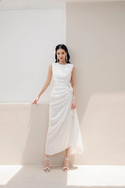 Luxury midi dress made from premium materialsKaytlyn Gathered Sleeveless Silk Satin Midi Dress Luxury midi dress made from premium materialsKaytlyn Gathered Sleeveless Silk Satin Midi Dress