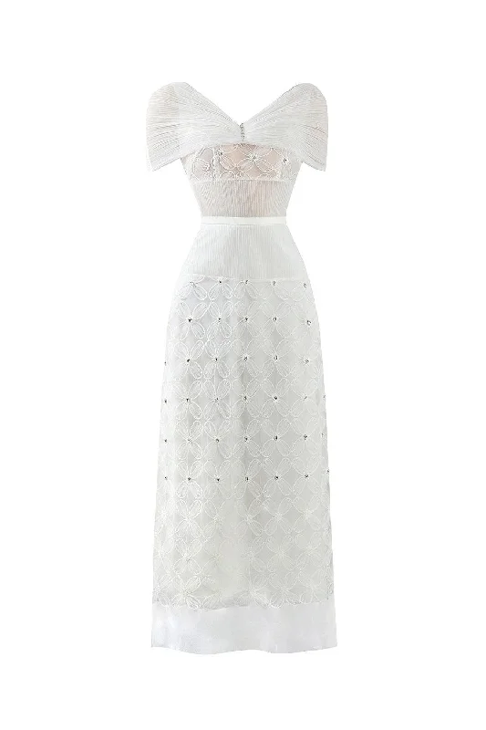Midi dress for a picnic in the park with a relaxed and comfortable fitKenna Straight Cape Sleeved Organza Midi Dress Midi dress for a picnic in the park with a relaxed and comfortable fitKenna Straight Cape Sleeved Organza Midi Dress