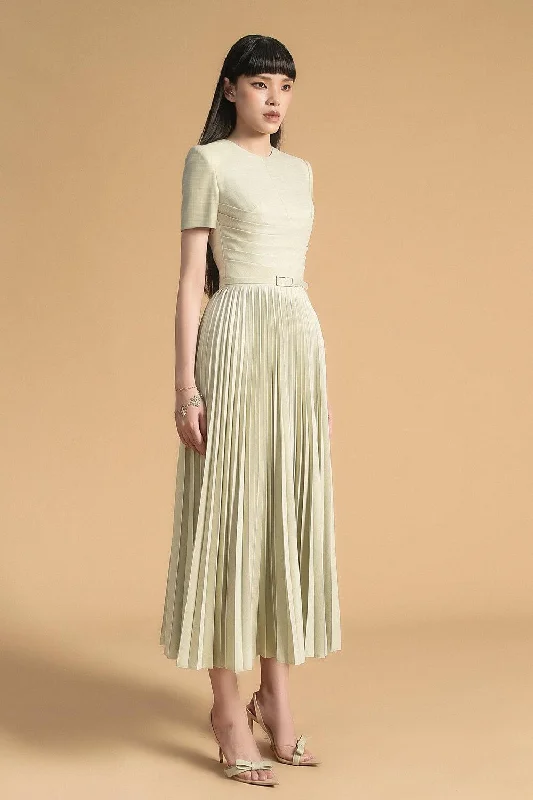 Midi dress for outdoor adventures such as hiking and campingLinnea Pleated Round Neck Polyester Midi Dress Midi dress for outdoor adventures such as hiking and campingLinnea Pleated Round Neck Polyester Midi Dress