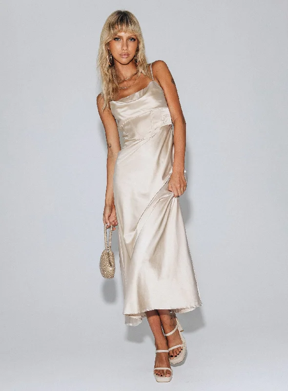 Ruched midi dress for a figure - hugging and flattering fitPerrie Midi Dress Cream Ruched midi dress for a figure - hugging and flattering fitPerrie Midi Dress Cream