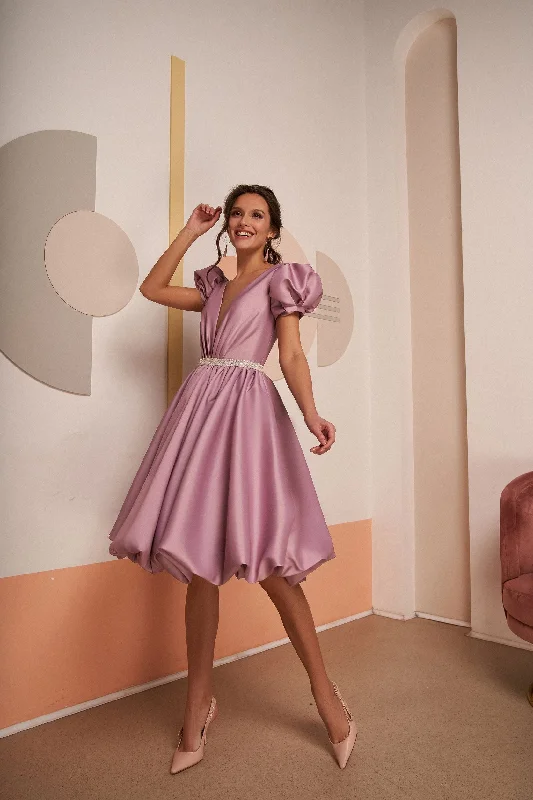 Party Dresses with Beaded Floral Wreath on the Bodice and High Low Hem for Ladies' Delicate and Dramatic LookPlayful Tea Length Bubble Skirt Dress Party Dresses with Beaded Floral Wreath on the Bodice and High Low Hem for Ladies' Delicate and Dramatic LookPlayful Tea Length Bubble Skirt Dress