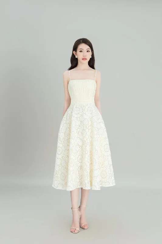 Midi dress for a barbecue with friends and familySora Fit and Flare Camisole Lace Midi Dress Midi dress for a barbecue with friends and familySora Fit and Flare Camisole Lace Midi Dress