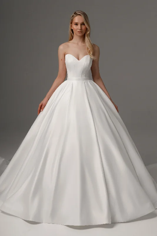 Garden - wedding - appropriate flowy wedding dress2 in 1 Wedding Dress Steltella With Detachable Skirt Protea Garden - wedding - appropriate flowy wedding dress2 in 1 Wedding Dress Steltella With Detachable Skirt Protea
