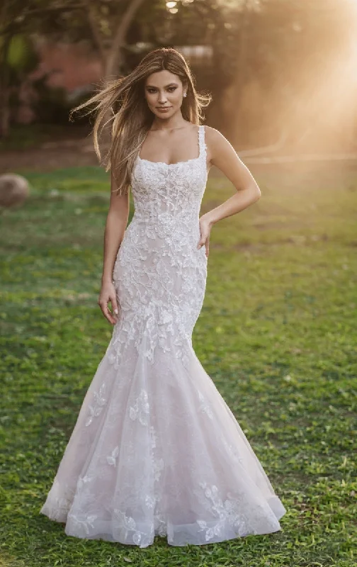 Graceful long - train wedding dress9950
