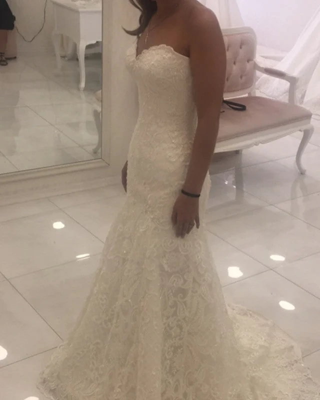 Jeweled - bodice wedding dress for a sparkly lookSweetheart Lace Mermaid Wedding Dress For Women Jeweled - bodice wedding dress for a sparkly lookSweetheart Lace Mermaid Wedding Dress For Women