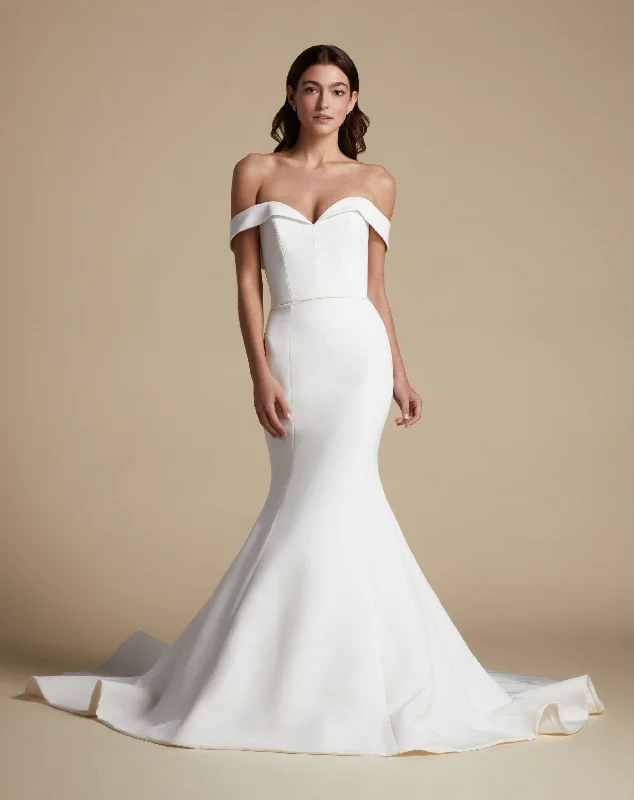 Chiffon - draped empire waist wedding dressAllison Webb Kennedy - Size 18