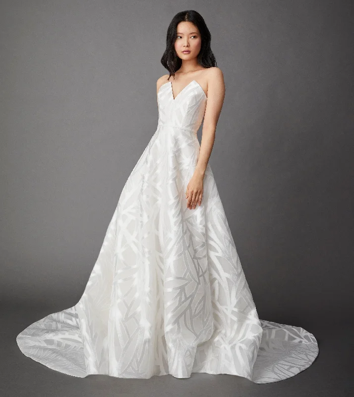 Plunging - neckline wedding dress for a bold lookAllison Webb Marlow 42205 - Size 14 Plunging - neckline wedding dress for a bold lookAllison Webb Marlow 42205 - Size 14