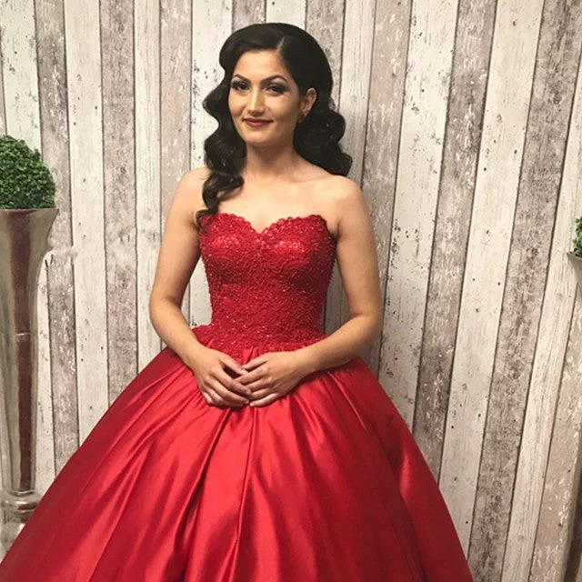 Strapless mermaid wedding dress for a sleek silhouetteAmazing Lace Sweetheart Red Satin Ball Gown Wedding Dresses Strapless mermaid wedding dress for a sleek silhouetteAmazing Lace Sweetheart Red Satin Ball Gown Wedding Dresses