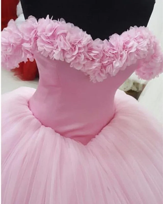 Feather - trimmed wedding dress for a romantic touchAmazing Pink Tulle Ball Gown Flower Dresses For Wedding Photography Feather - trimmed wedding dress for a romantic touchAmazing Pink Tulle Ball Gown Flower Dresses For Wedding Photography