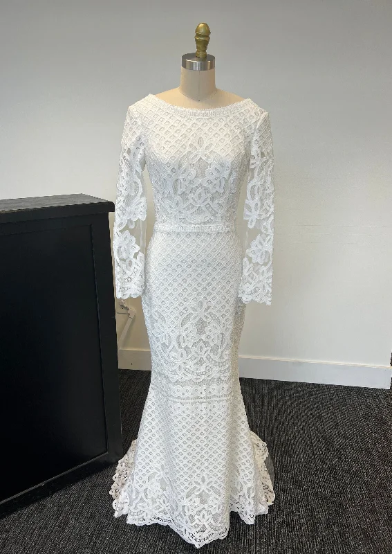 Short - and - sweet tea - length wedding dressBeloved Lorna 10