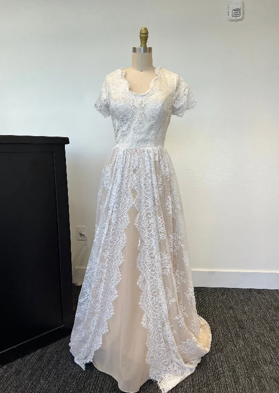 Plus - size A - line wedding dress for a comfortable fitBitsy Bridal 4205418