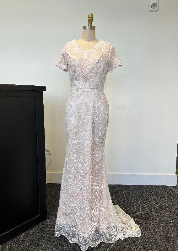 Plus - size A - line wedding dress for a comfortable fitBitsy Bridal 5707622