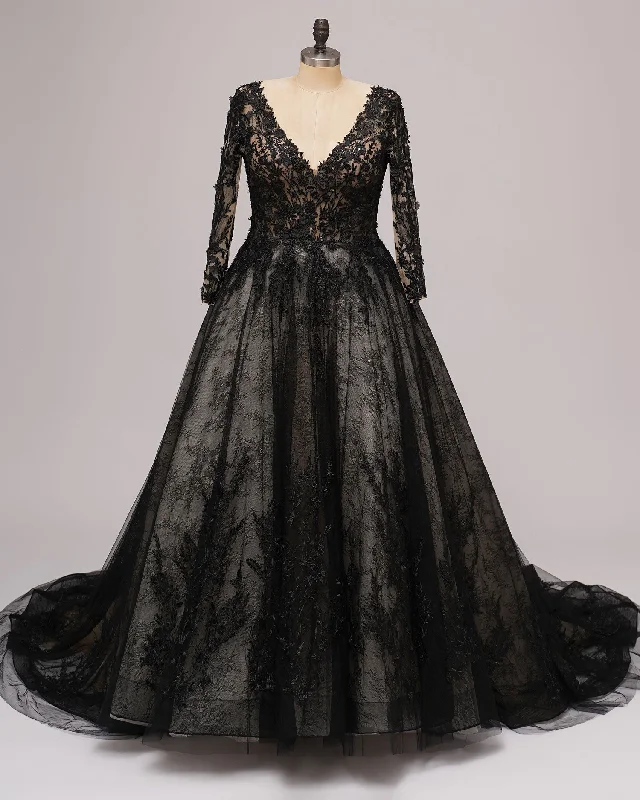 Gemstone - embellished wedding dressBlack Gothic Lace Wedding Dress with Sleeves BRIENNE Gemstone - embellished wedding dressBlack Gothic Lace Wedding Dress with Sleeves BRIENNE