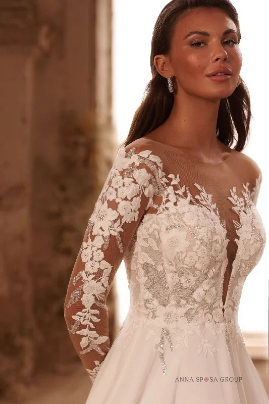 Maternity - friendly wedding dress for expecting bridesChiera