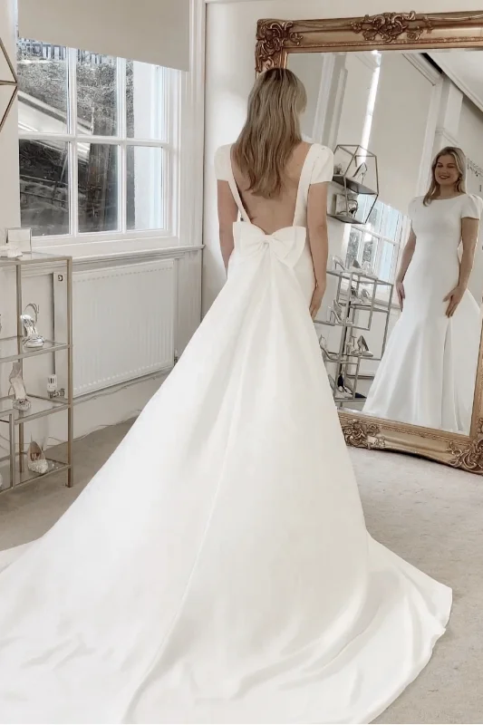 Disney - princess - inspired wedding dressColumn Spandex Wedding Gown with Removeable Train Disney - princess - inspired wedding dressColumn Spandex Wedding Gown with Removeable Train