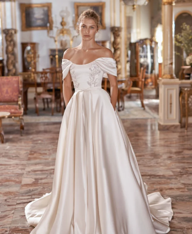 Garden - wedding - appropriate flowy wedding dressEisen Stein Lotus