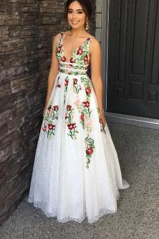 Quilted - fabric wedding dress for a unique textureElegant Ivory V Neck Lace Prom Dresses, Backless Pockets Wedding Dresses cg23287 Quilted - fabric wedding dress for a unique textureElegant Ivory V Neck Lace Prom Dresses, Backless Pockets Wedding Dresses cg23287