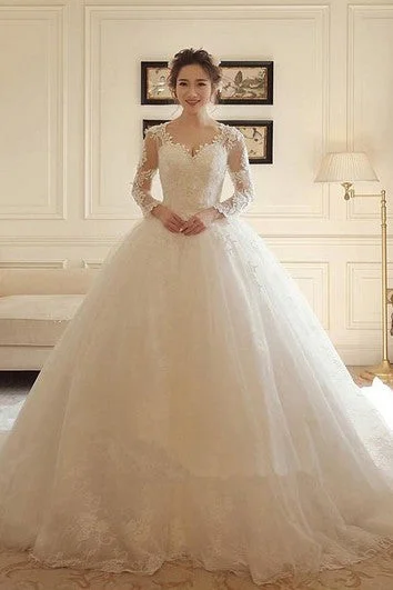 Square - neck wedding dress for a classic lookElegant Lace and Tulle Scalloped Long Sleeved Ball Gown Wedding Dress Square - neck wedding dress for a classic lookElegant Lace and Tulle Scalloped Long Sleeved Ball Gown Wedding Dress