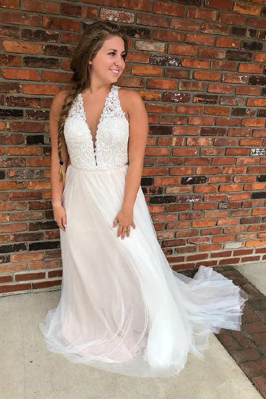 Cut - out detail modern wedding dressLong A-line Halter Ivory Bridal Dress with Lace Cut - out detail modern wedding dressLong A-line Halter Ivory Bridal Dress with Lace