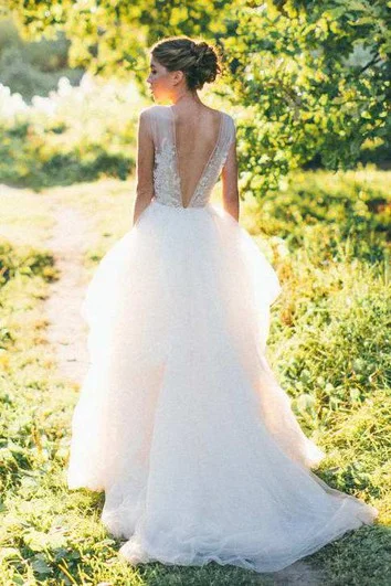 Plus - size A - line wedding dress for a comfortable fitIllusion Scoop-Neck Sleeveless A-Line Tulle Wedding Dress With Appliques Plus - size A - line wedding dress for a comfortable fitIllusion Scoop-Neck Sleeveless A-Line Tulle Wedding Dress With Appliques
