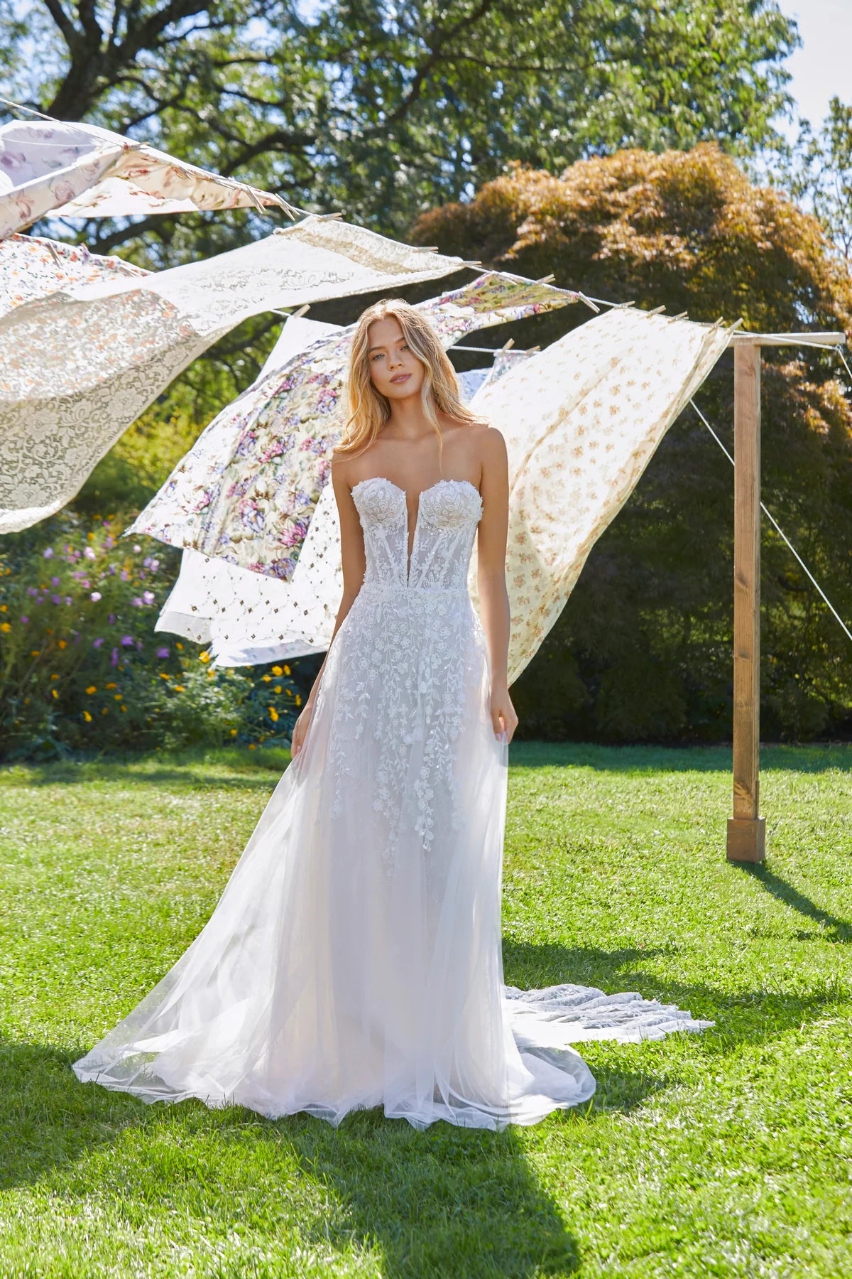 Outdoor - wedding - perfect lightweight wedding dressInes Di Santo Marisa