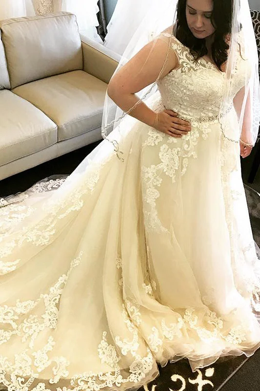 Sparkly sequined wedding dress for a glamorous bridePlus Size Long V-Neck A-line Champagne Wedding Dress with Lace Sparkly sequined wedding dress for a glamorous bridePlus Size Long V-Neck A-line Champagne Wedding Dress with Lace