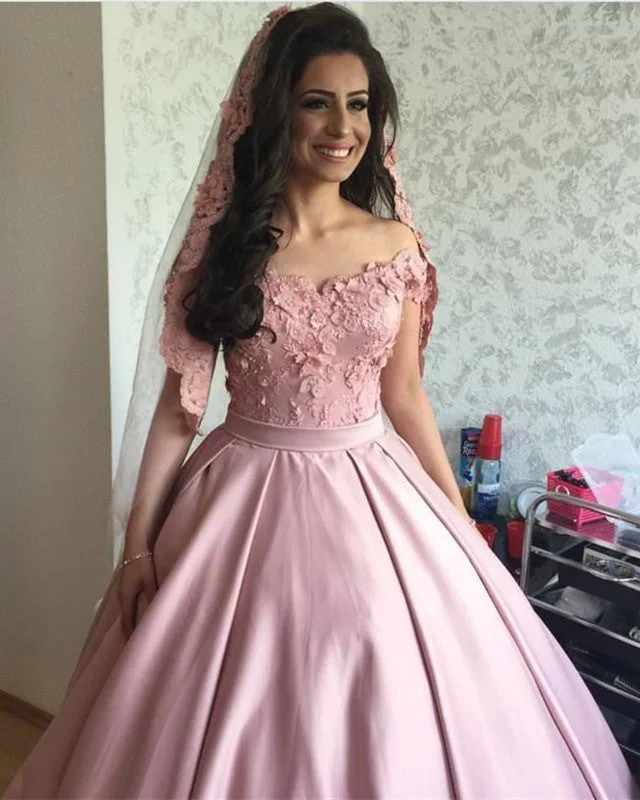 Floral - appliqued wedding dress for a feminine lookSatin Off Shoulder Ball Gown Wedding Dresses Lace Appliques Floral - appliqued wedding dress for a feminine lookSatin Off Shoulder Ball Gown Wedding Dresses Lace Appliques