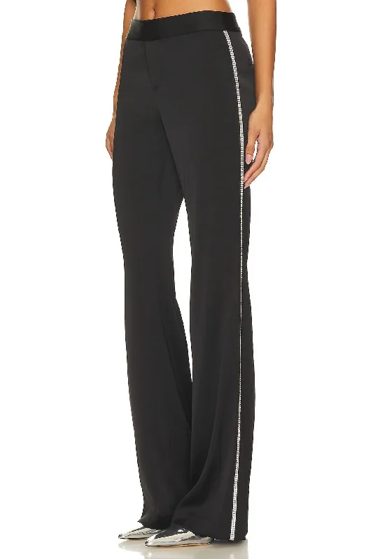 Linen blend cigarette pants for women in a breezy and modern styleLivi Pant In Black