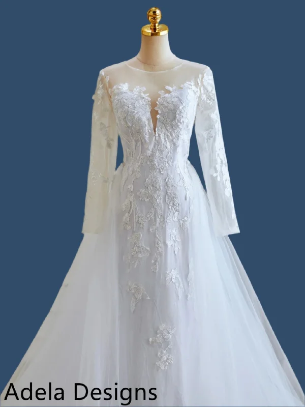 Fit - and - flare wedding dress with a big bowPeyton