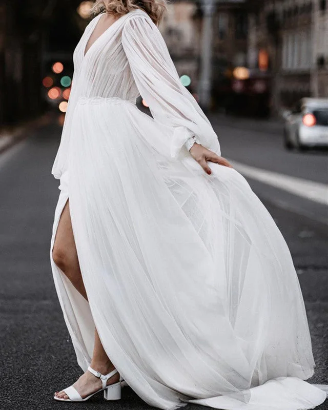 Court train A - line wedding dressLong Sleeves Boho Wedding Dress Tulle V Neck