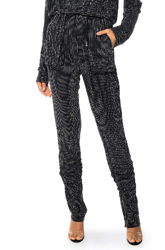 Flowy ankle pants for women in a romantic and feminine styleMARLOW EMBELLISHED MESH JOGGER