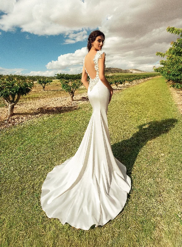 Open - back wedding dress for a sexy lookMermaid Satin Wedding Dress with Open Back
