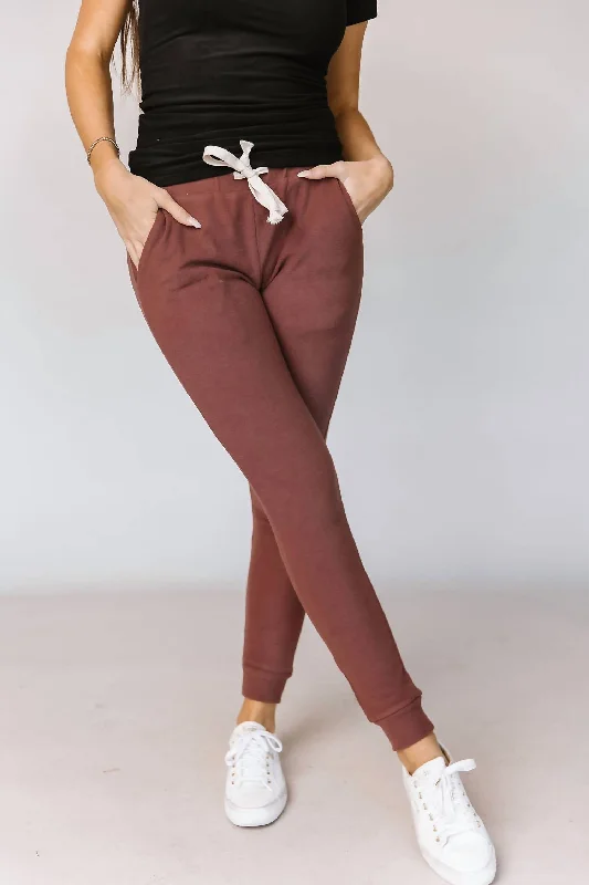Ripped jeans for women in a punk stylePerformance Fleece Joggers In Mahogany