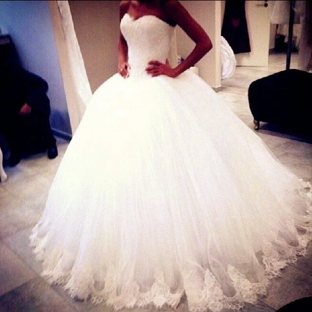 Beach - appropriate short wedding dressRomantic Lace Appliques Sweetheart Bodice Corset Tulle Wedding Ball Gown Dresses Beach - appropriate short wedding dressRomantic Lace Appliques Sweetheart Bodice Corset Tulle Wedding Ball Gown Dresses