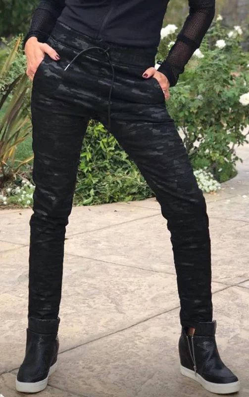 Striped wide leg pants for women in a bold fashion statementShely Camo Jogger Pants In Black