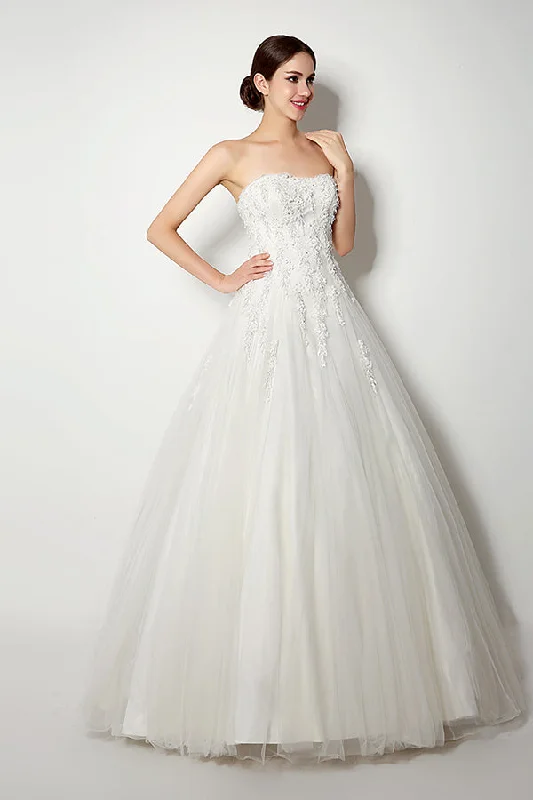 Open - back wedding dress for a sexy lookLong Lace-Up Back A-line Strapless Ivory Wedding Dress with Appliques Open - back wedding dress for a sexy lookLong Lace-Up Back A-line Strapless Ivory Wedding Dress with Appliques