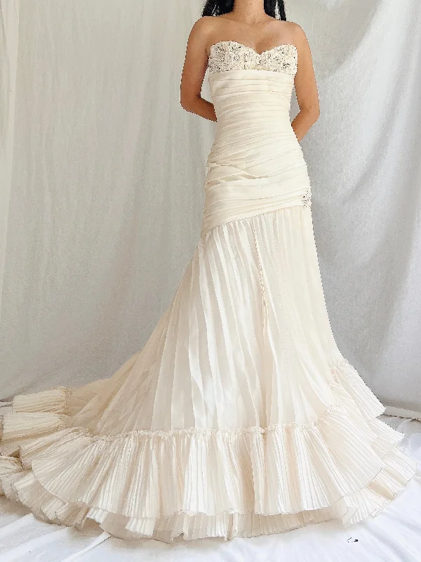 Princess - style wedding dress with a big skirtLiancarlo Couture Silk Organza Gown - S/6 Princess - style wedding dress with a big skirtLiancarlo Couture Silk Organza Gown - S/6