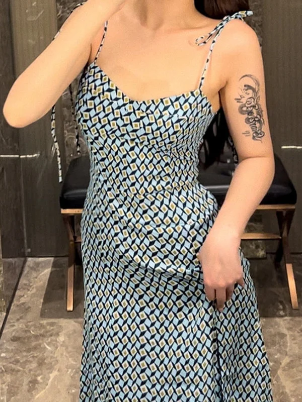 Retro Polka - Dot Maxi Dresses for a Nostalgic FeelGeometric Tie Strap Split Maxi Dress Retro Polka - Dot Maxi Dresses for a Nostalgic FeelGeometric Tie Strap Split Maxi Dress